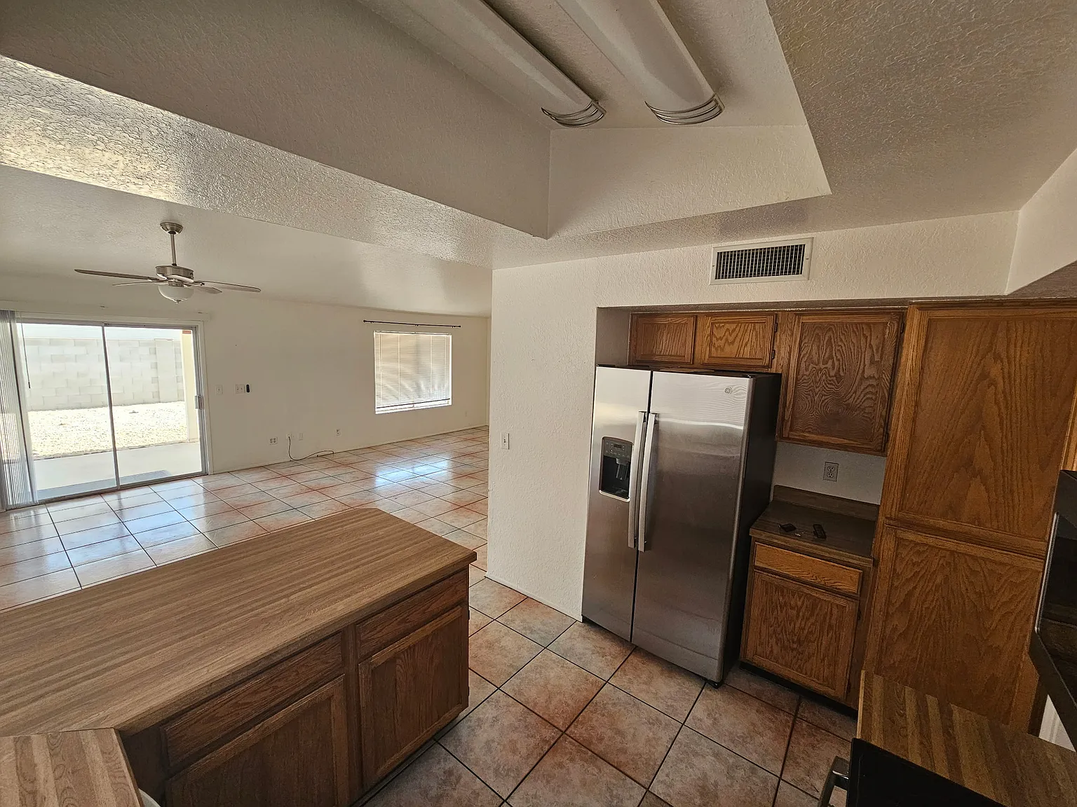 3 bed, 1400 sqft, $1,750 — Photo 3