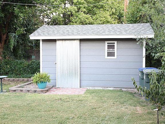 3rd image of 2307 4th Ave