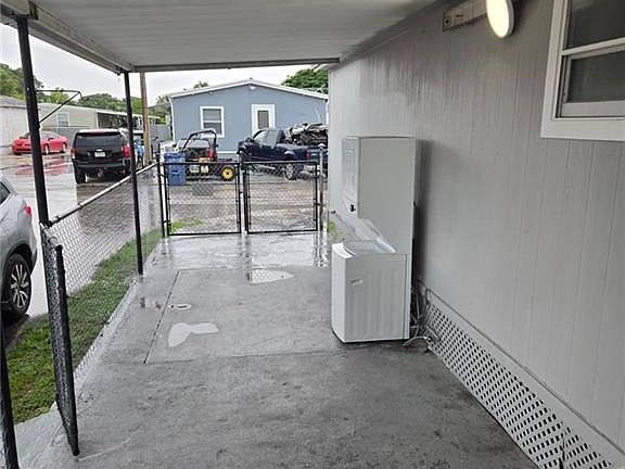 5th image of 1525 SW 129 CT