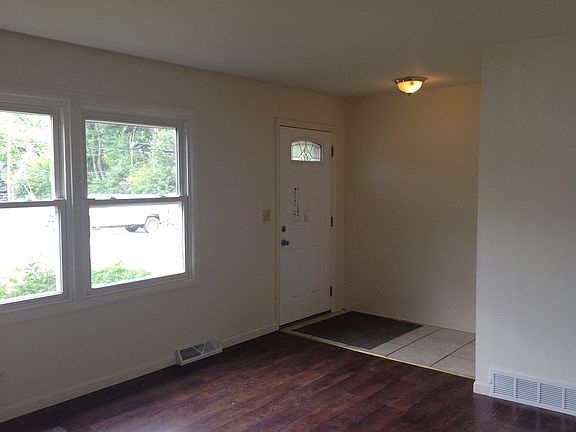 3rd image of 513 Sidney Ave Unit B