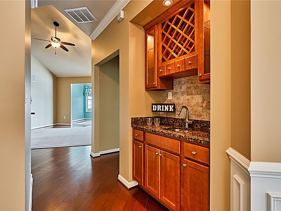 5th image of 539 Pioneer Ln