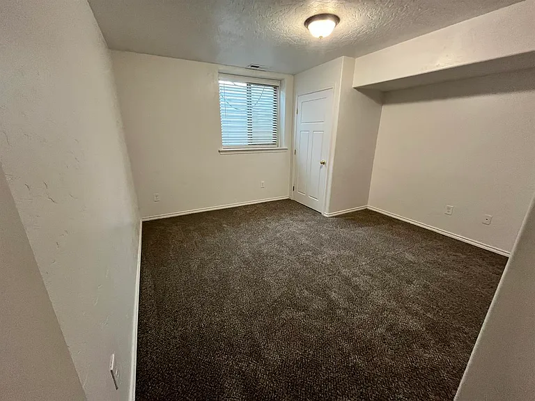 2305 E Goodman St — Photo 3