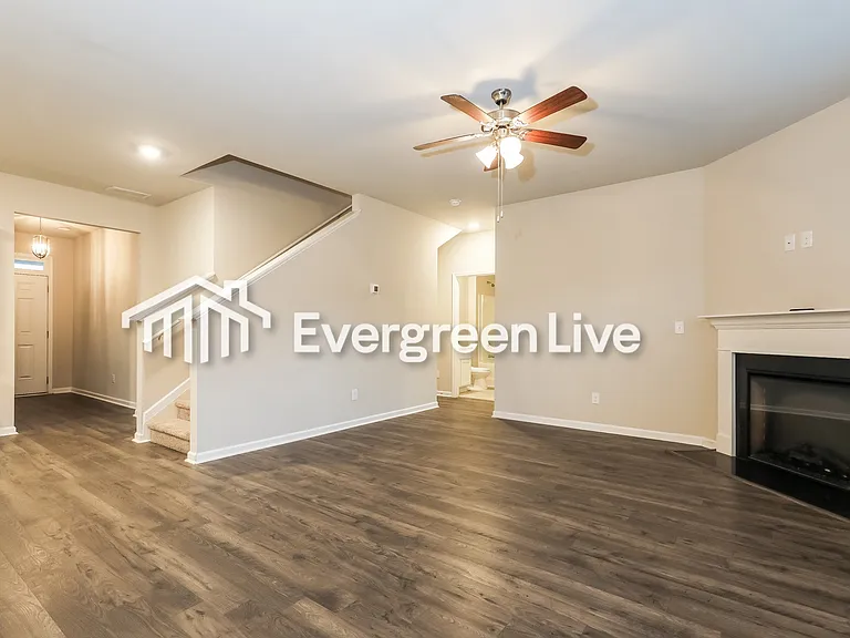 473 Cranberry Cir — Photo 3