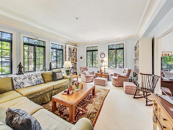 3rd image of 724 Noyes St #1E
