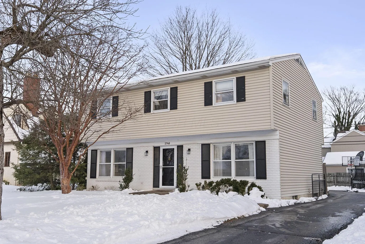 2748 Tremont Rd photo 1