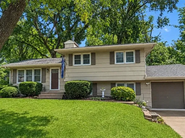 10402 W 73rd St, Shawnee, KS 66203