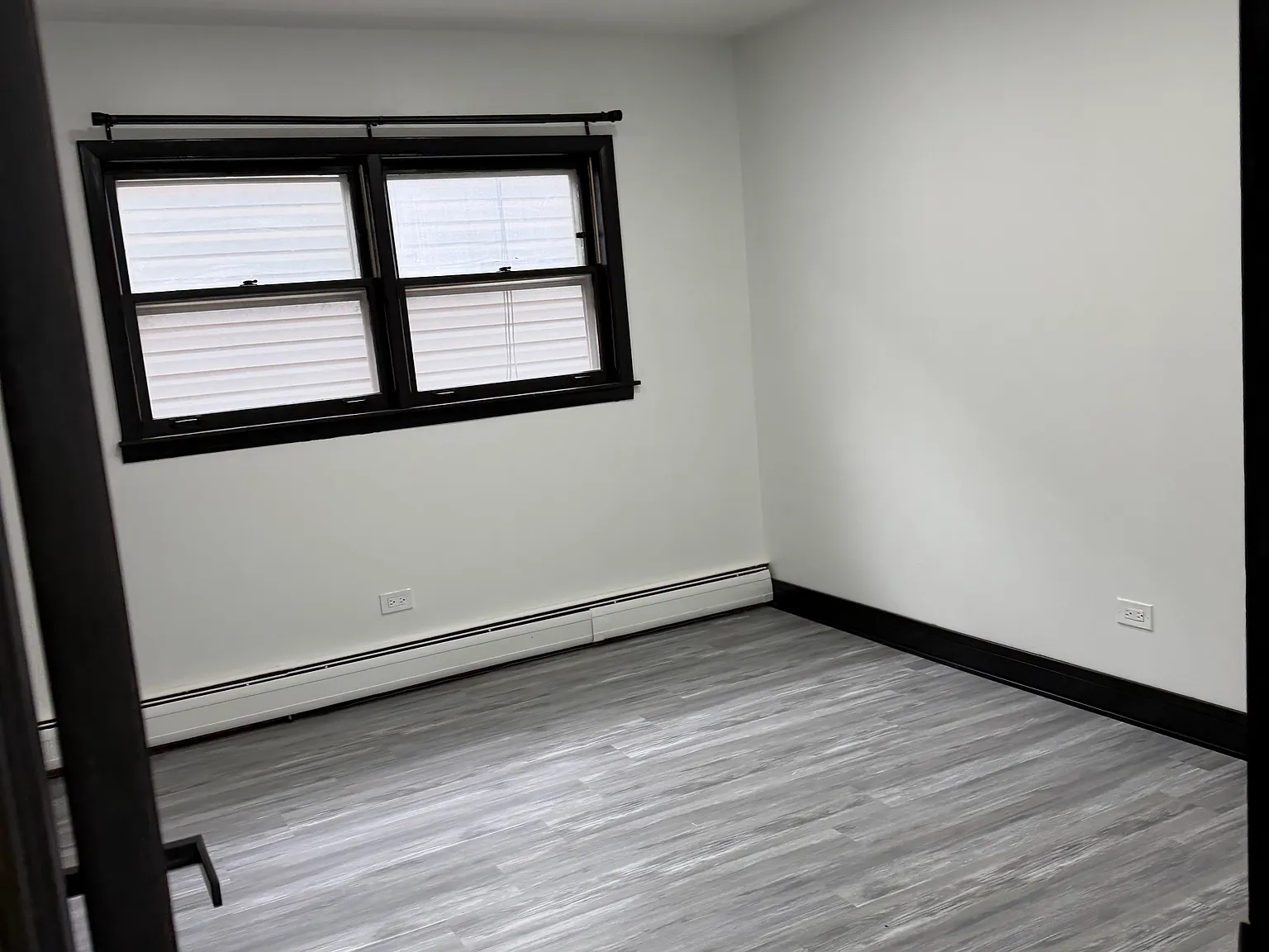 3 bed, $2,200 — Photo 2