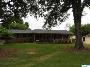 5612 Woodridge St SW, Huntsville, AL 35802