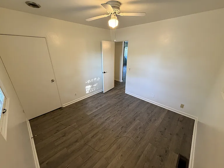 8720 Newhouse St — Photo 14