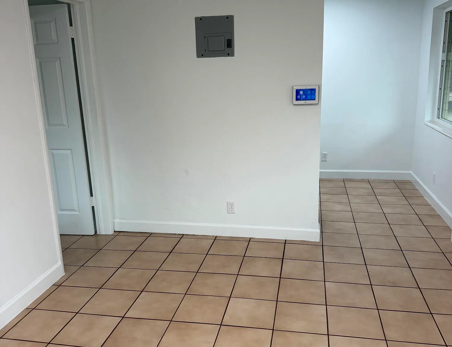 1 bed, 2.0 bath, 1332 sqft, $1,800 — Photo 2