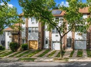 102 Cebra Ave, Staten Island, NY 10304