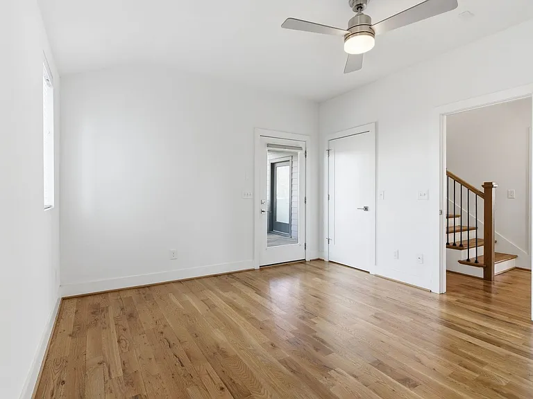 1202 Katie Ave — Photo 40