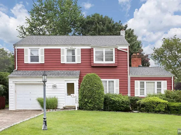 296 Monroe Ave, River Edge, NJ 07661