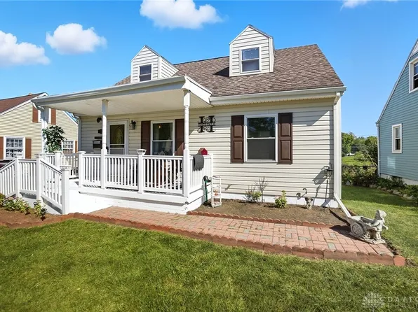 1716 N Sweetbriar Ln, Springfield, OH 45505