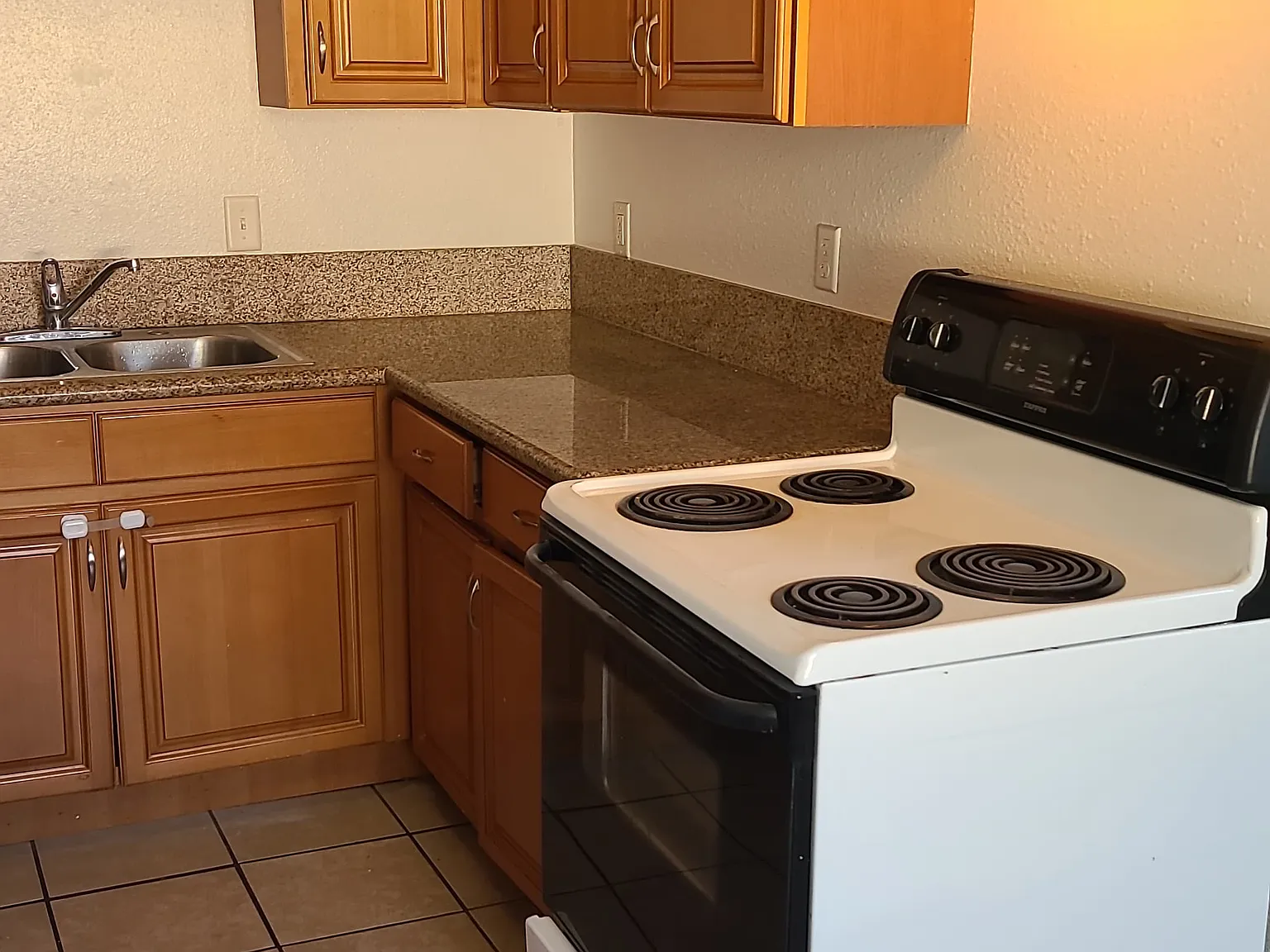 2 bed, 765 sqft, $1,000 — Photo 1