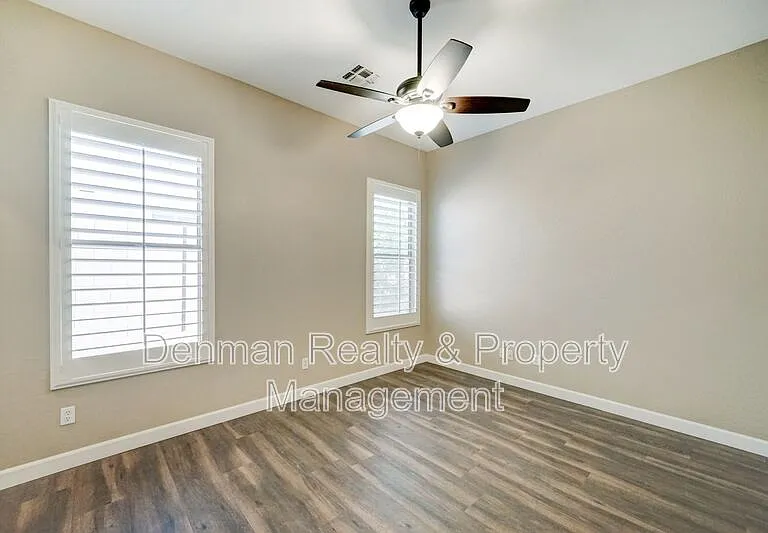 1357 N Drexel — Photo 25