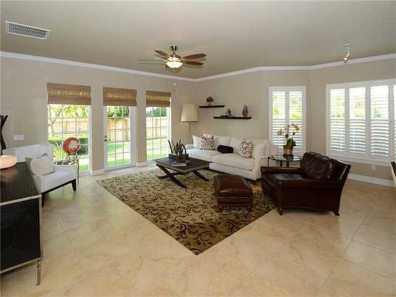 3rd image of 2827 NE 6th Avenue