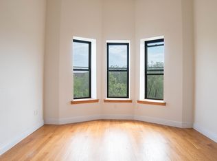 555 Eastern Pkwy APT 4, Brooklyn, NY 11216