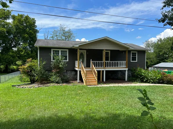 9233 Snow Hill Rd, Ooltewah, TN 37363