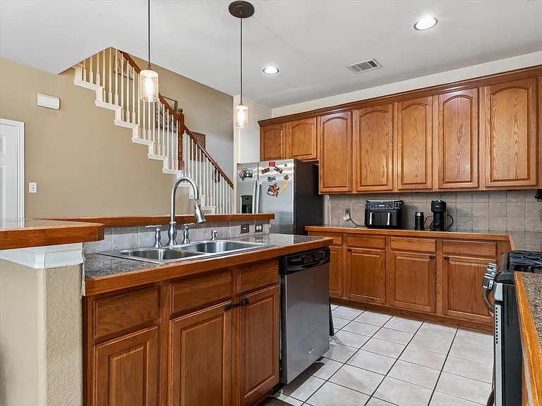 7912 Riverwalk Trl — Photo 8