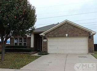 2707 Sweetbriar Ln, Grand Prairie, TX 75052