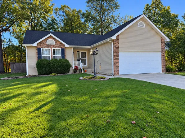 1606 Pine Creek Rd, Valparaiso, IN 46383