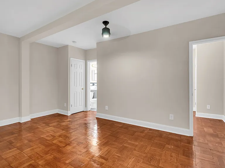 430 Missouri Ave N #W — Photo 16