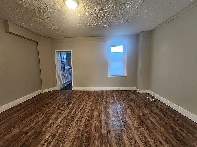 3735 Manchester Ave — Photo 4