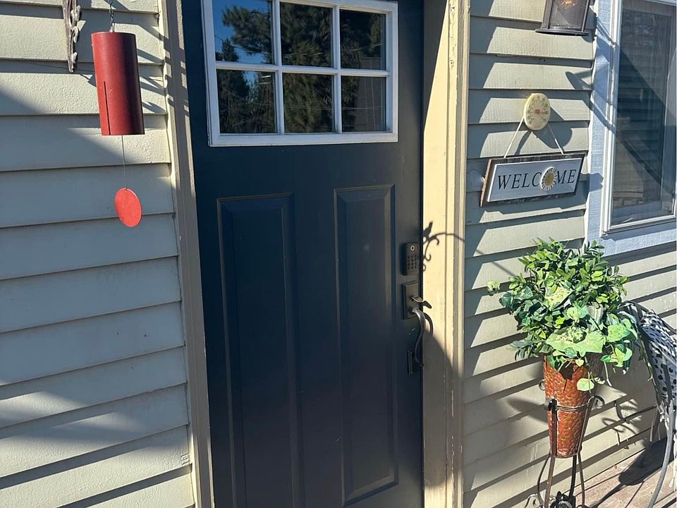 1st image of 430 SE Woodland Blvd