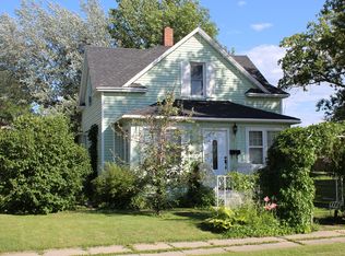 709 Cedar Ave, Harvey, ND 58341