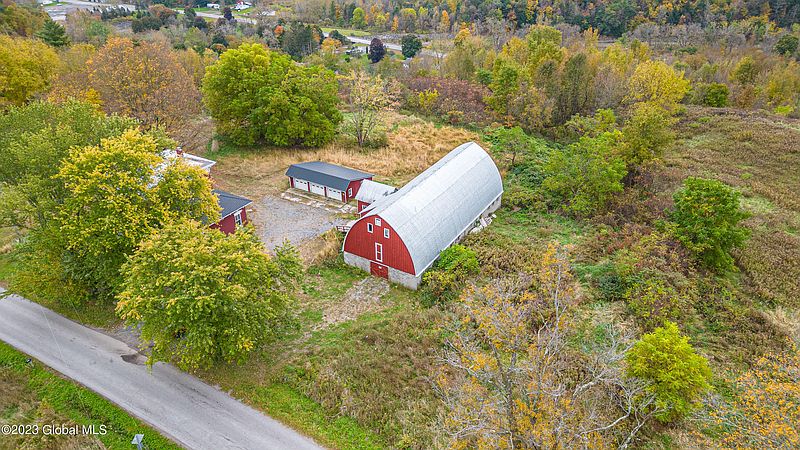 5th image of 217 Pickle Hill Road