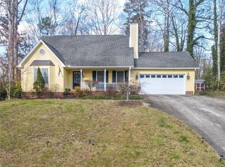 230 Country Club Rd, Mount Airy, NC 27030