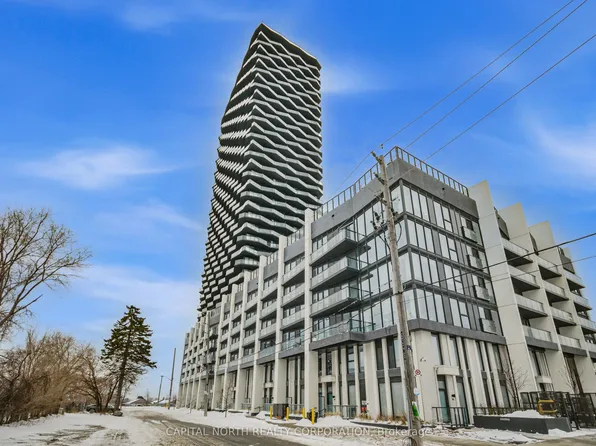 36 Zorra St #2606, Toronto, ON M8Z 0G5