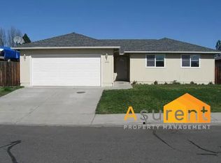 1430 Vista Dr, Central Point, OR 97502