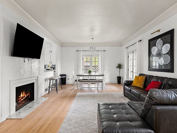 4th image of 1316 E 9th St