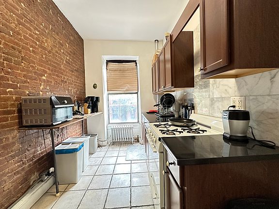 5th image of 163 Lafayette Ave #5A