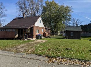 318 Lyon St, New London, WI 54961