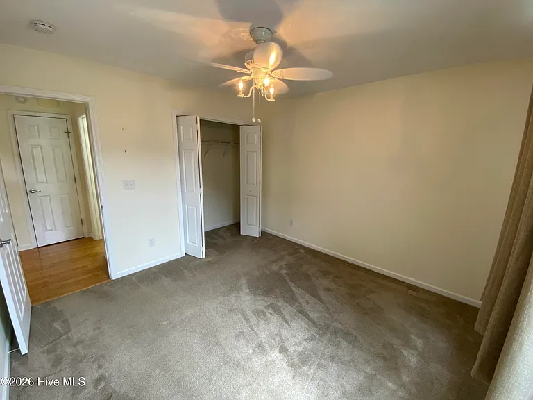 1041 Bridgeport Way — Photo 4