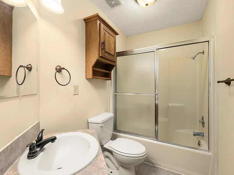 3753 N Pickwick Ave — Photo 10