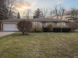 1070 Ransom Dr, Flint, MI 48507