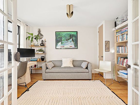 3rd image of 835 Riverside Dr APT 5A