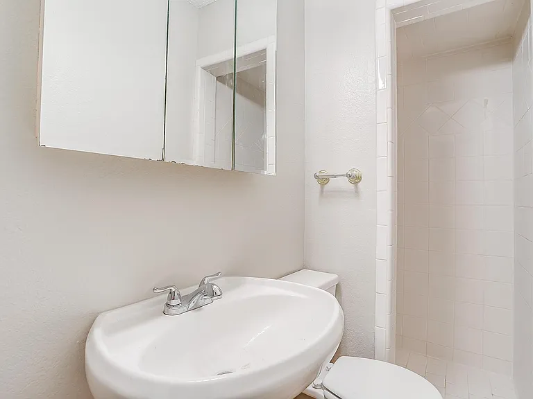 3132 Greene Ave #A — Photo 12