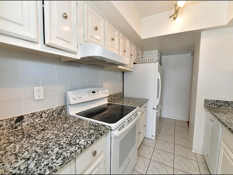 6201 Escondido Dr #17D — Photo 13