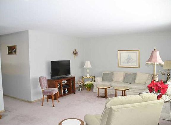 2nd image of 7 Dale Dr