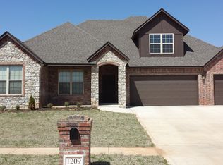 1209 Presidio Dr, Norman, OK 73072