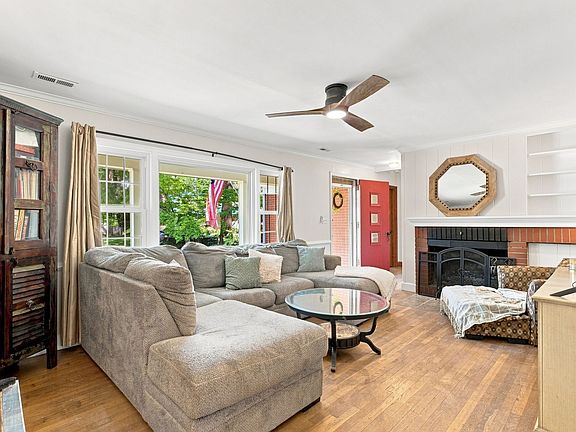 5th image of 12 N Greenfield Ave