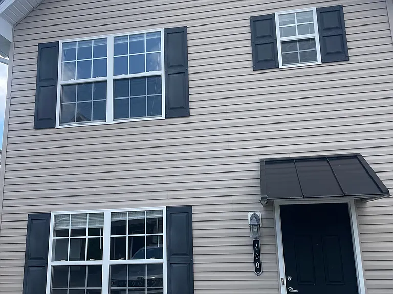 2121 Greenwood Dr S #400 — Photo 1