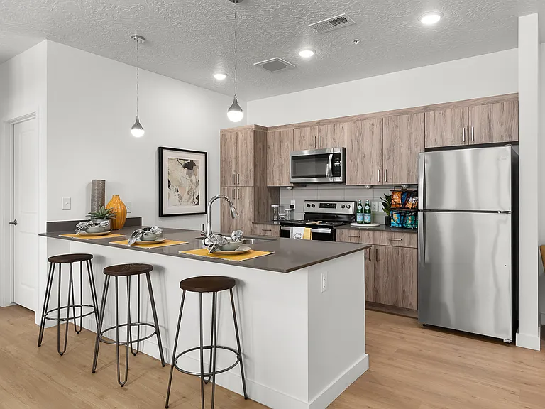 The Kelton Apartments — Photo 14