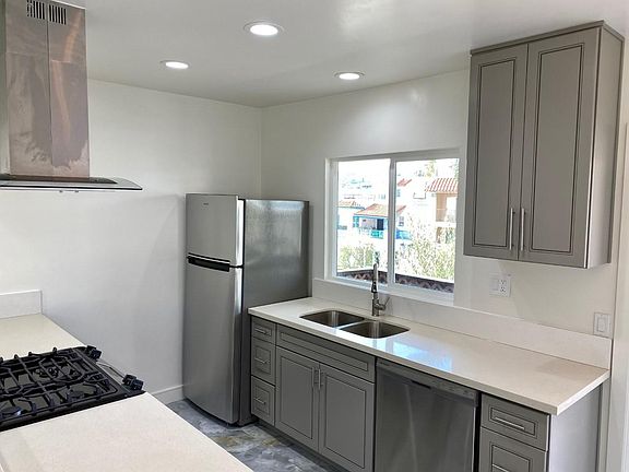 5th image of 820 S Walker Ave #8