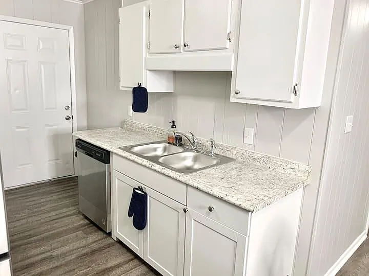 117 Catherine St — Photo 5